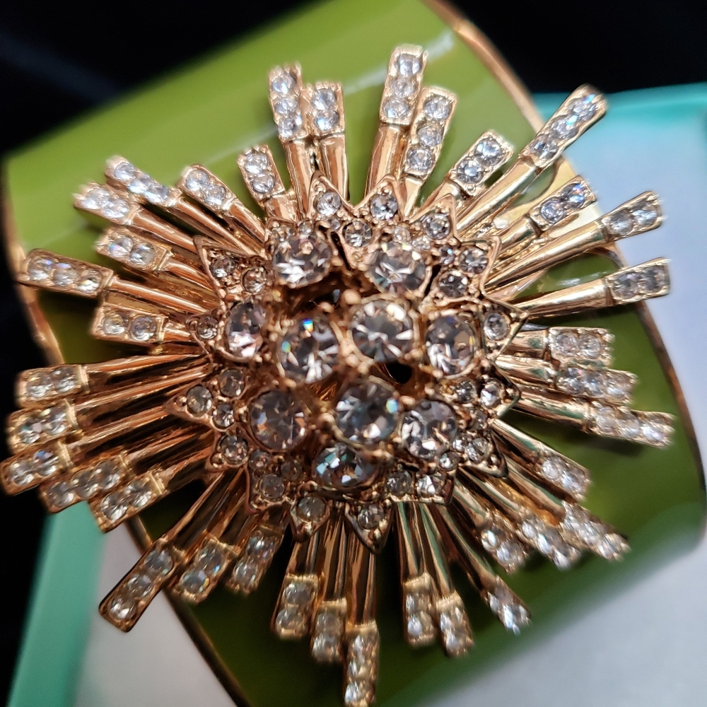 Medallion cuff bracelet